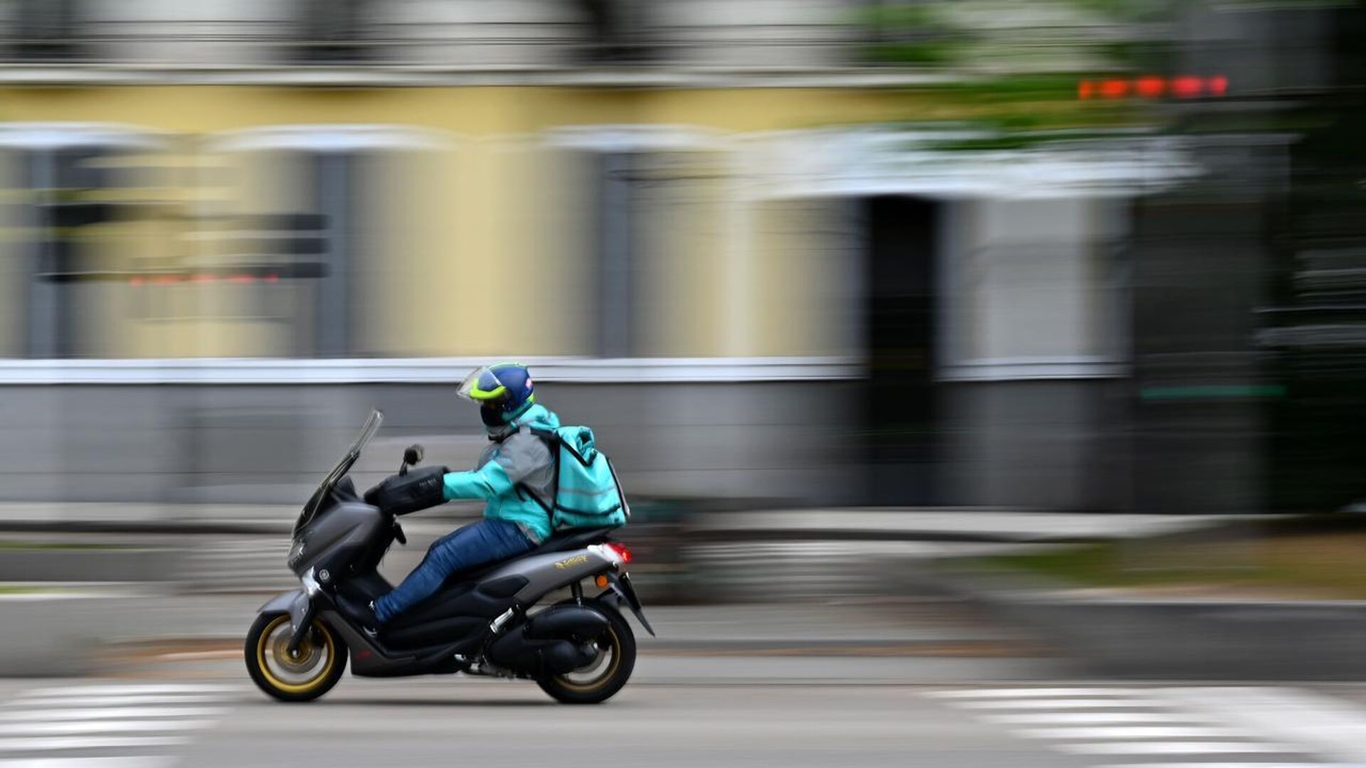 Gece Gündüz Demeden Moto Kurye Hizmeti
